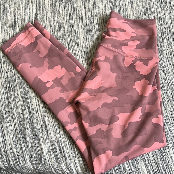 LuluLemon matching set rare pink cameo Aria Las Vegas set - Picture 6 of 10